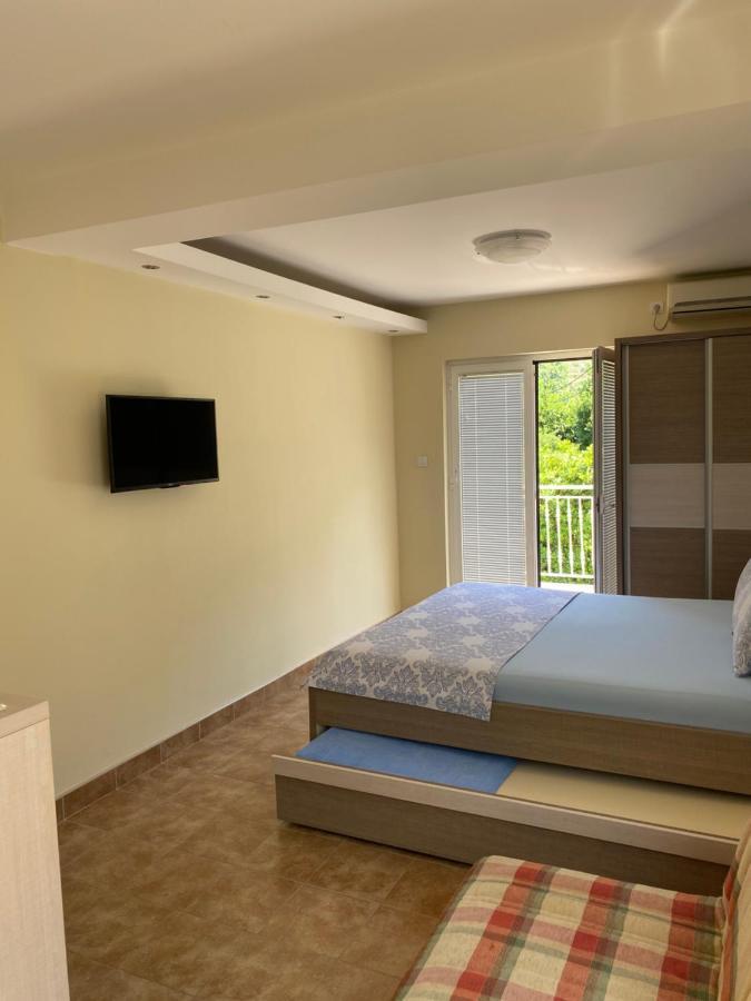 Apartments Lalevic Долни Морин Екстериор снимка
